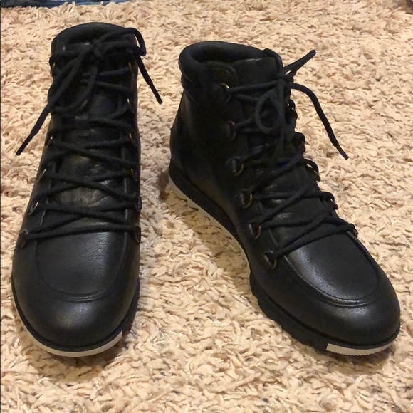 sorel harlow lace boot